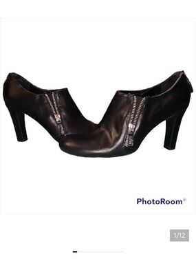 Franco Sarto Stage Black Leather Zipper Ankle Booties - Size 9 Narrow